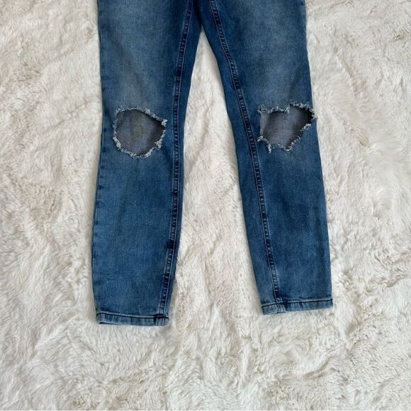 Free People FP Slightly acid wash size 30r blue skinny jeans w holes in knees - Picture 2 of 7